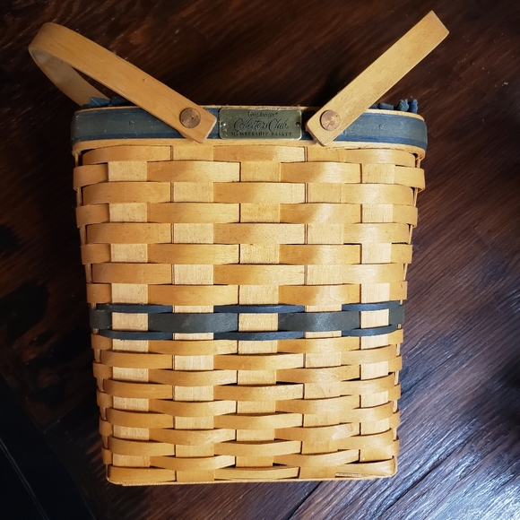 Longaberger Other - Longaberger Collector's Club Member Basket 2000